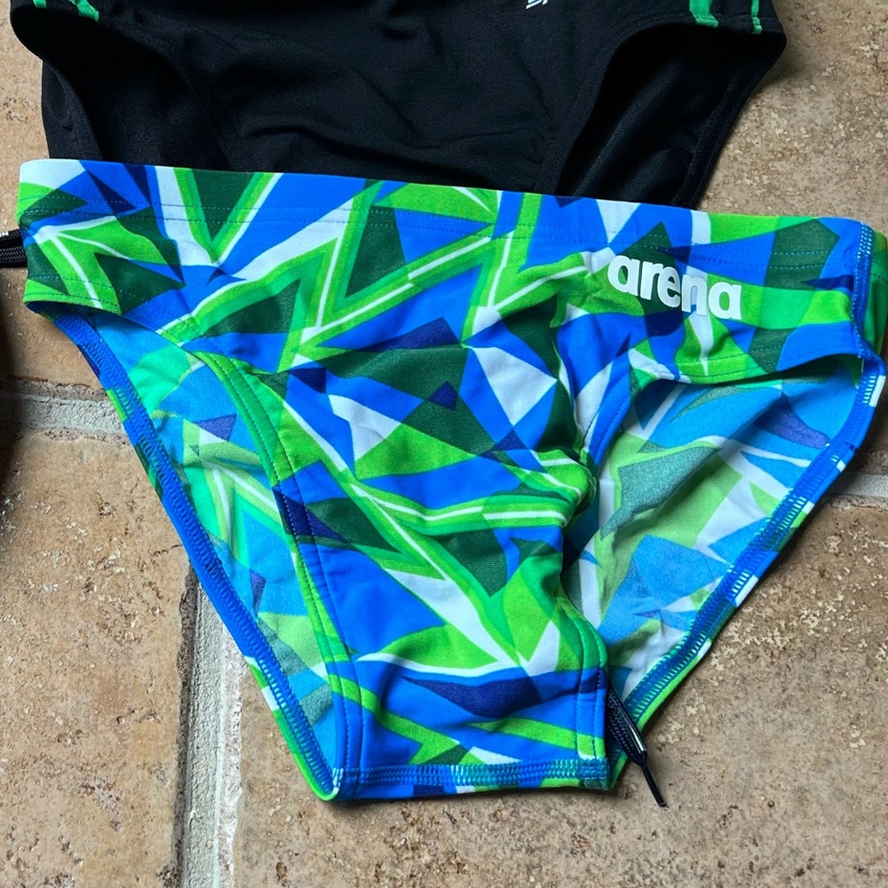 Arena Shattered Glass boys swim/dive brief